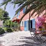 Будинок відпочинку Face A La A *