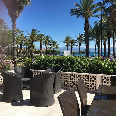 Vakantiehuis Face A La A Antibes