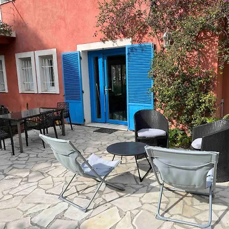 Face A La A Vakantiehuis Antibes