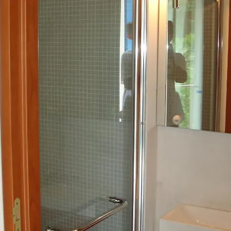 Face A La A Vakantiehuis Antibes