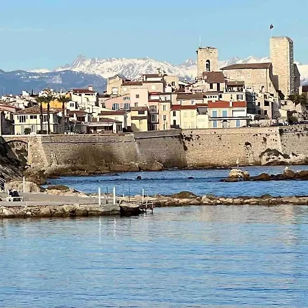 Face A La A Vakantiehuis Antibes