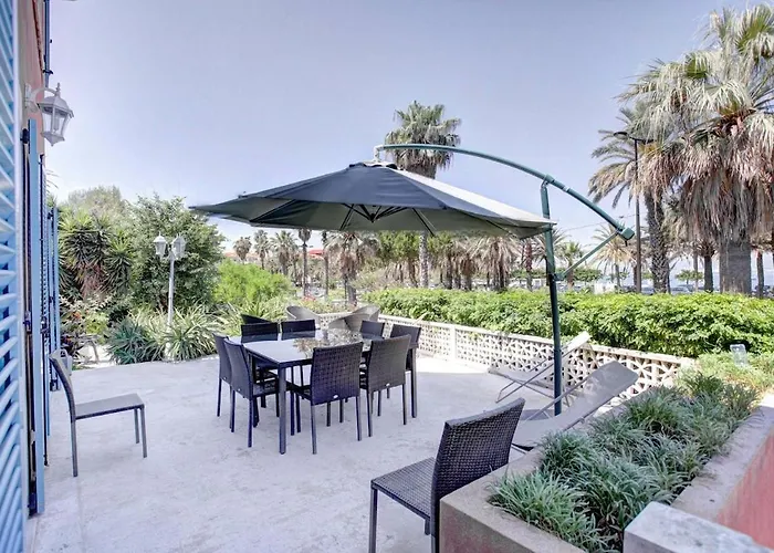 Face A La A Сasa de vacaciones Antibes