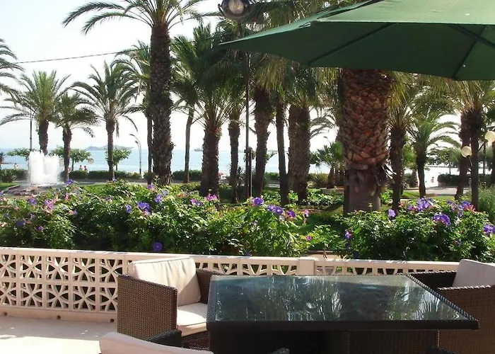 Face A La A Сasa de vacaciones Antibes