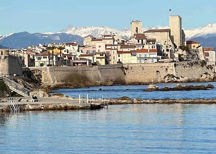 Face A La A Сasa de vacaciones Antibes